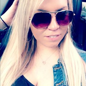 Meet your Posher, Danielle